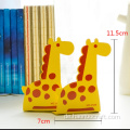 Kreative Studentenbücher auf Bücherregalen Geschenk Giraffen Buchstützen